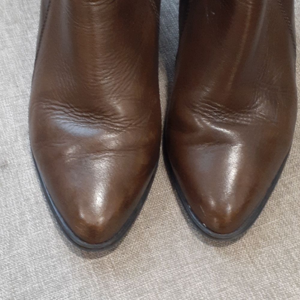 Clarks brown Chelsea leather ankle bootie size 10M - Picture 8 of 16